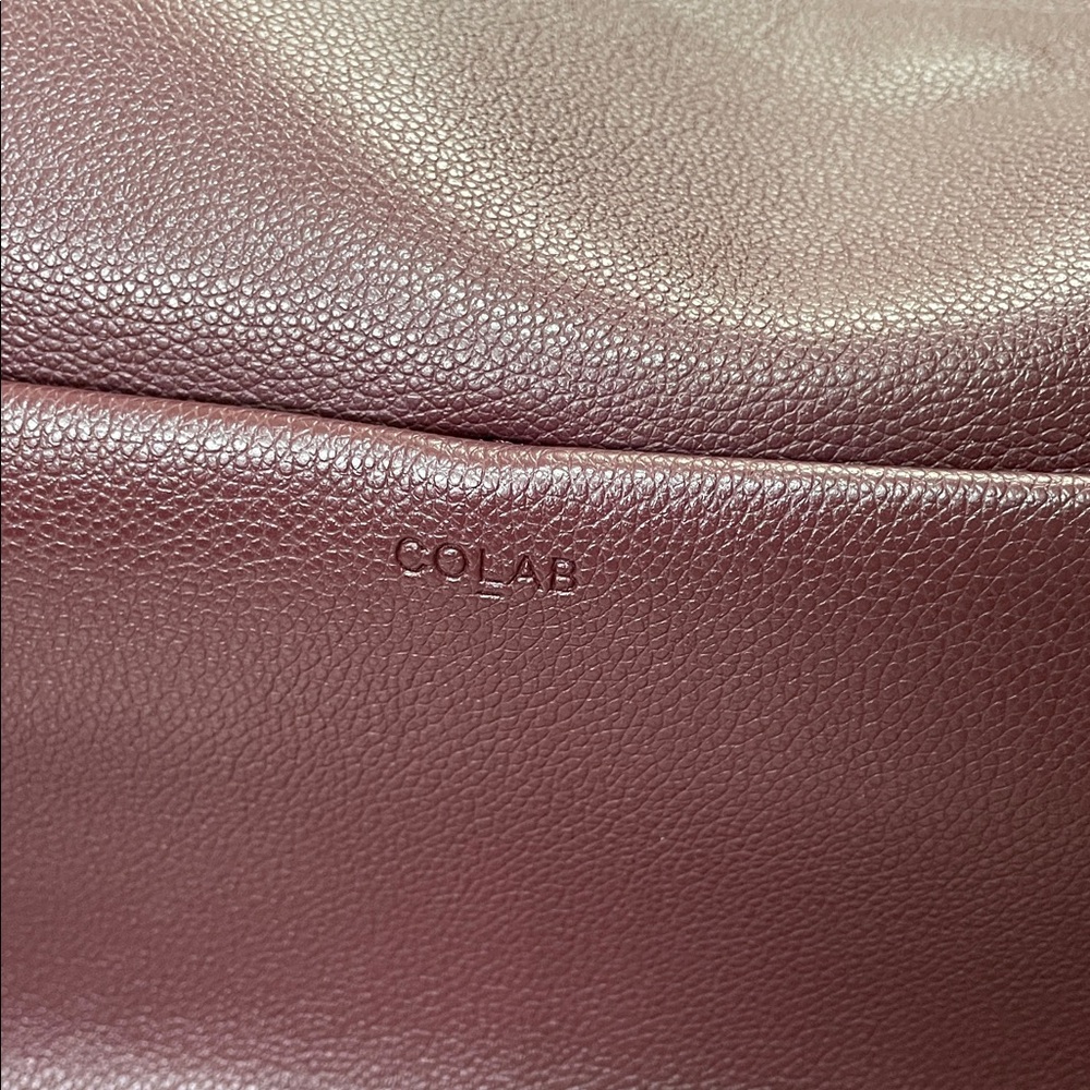 Elegant Burgundy Shoulder Bag - Picture 10 of 16